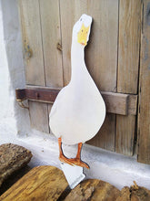 Laden Sie das Bild in den Galerie-Viewer, Schild Dekofigur Gans