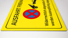 Laden Sie das Bild in den Galerie-Viewer, Ausfahrt Freihalten - Schild - gelb - 4 mm Alu Verbundplatte