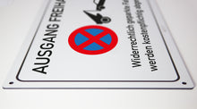 Laden Sie das Bild in den Galerie-Viewer, Ausgang freihalten - Schild - 4 mm Alu Verbundplatte