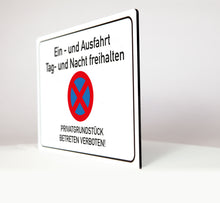 Laden Sie das Bild in den Galerie-Viewer, Ein- und Ausfahrt freihalten - betreten verboten - Schild - 4 mm Alu Verbundplatte